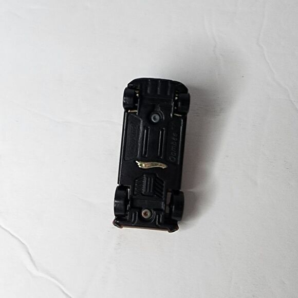 Hot Wheels Red with Gold Rims, Qombee, Made in Thailand - Picture 5 of 7